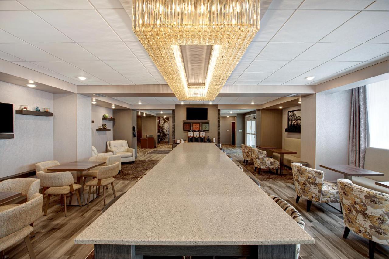 The Landing Hotel & Conference Centre St. Paul Esterno foto